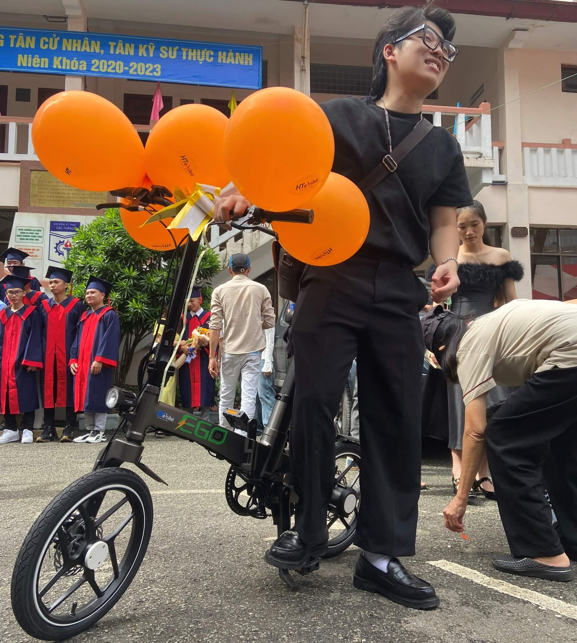 EGO vừa tiết kiệm tiền mua xăng dầu vừa bảo vệ môi trường.